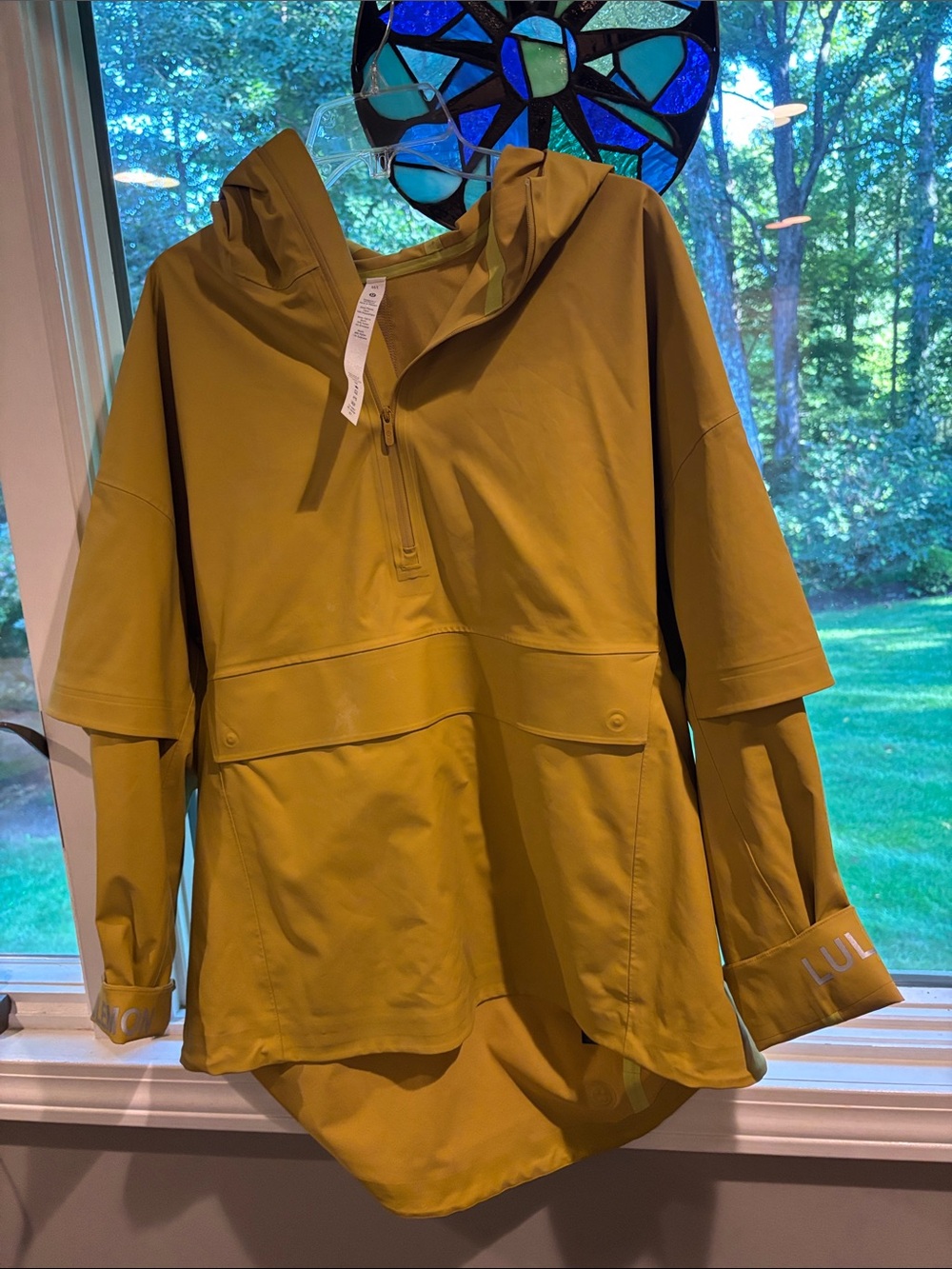 lululemon athletica Hooded Pullover rain Jacket in Chartreuse